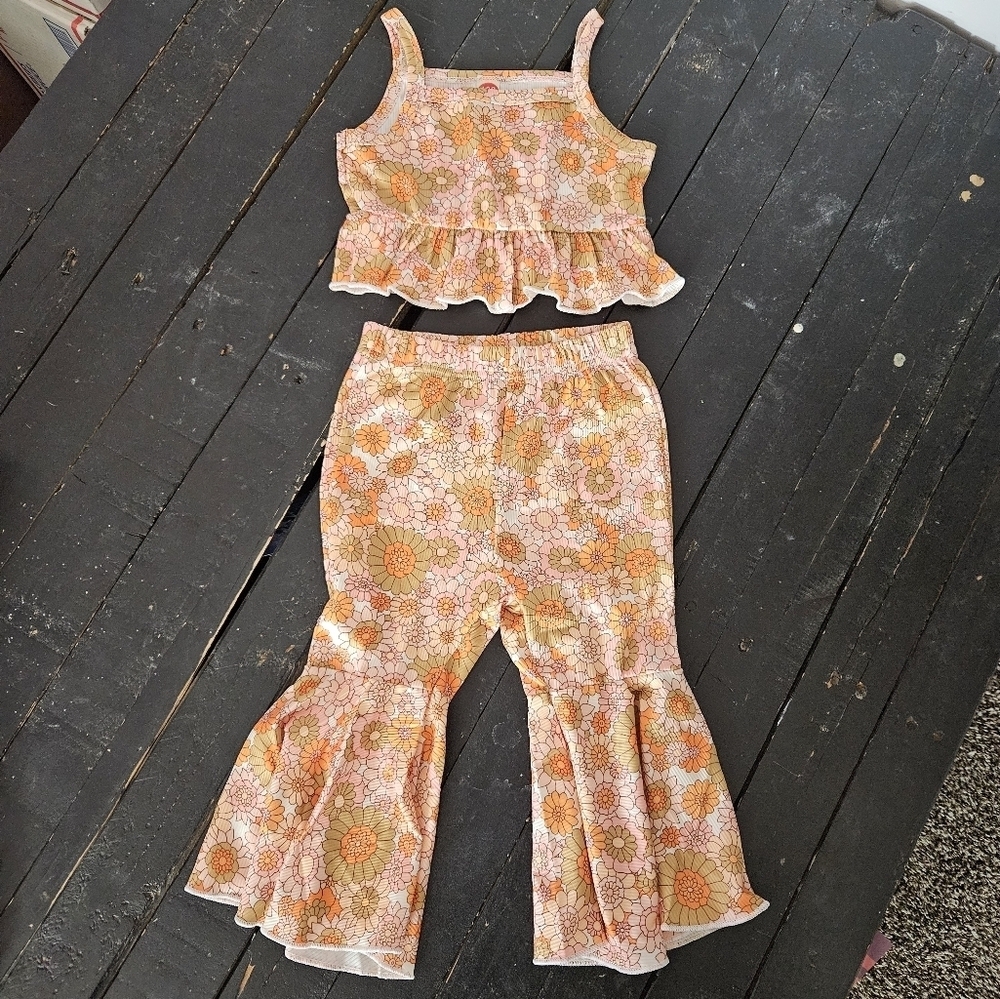 Retro Floral Ruffle Crop Top and Bell Bottom Pants Set NWOT Size 100 3 4T Girls